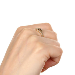 Anel com Zircônias em Ouro Amarelo 18k