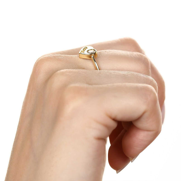 Anel em Ouro Amarelo 18k Coração Love com Zircônias