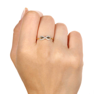 Anel em Ouro Amarelo 18k Infinito com Zircônias