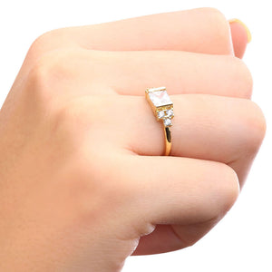 Anel em Ouro Amarelo 18k com Zirconias