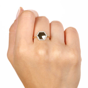 Anel em Ouro Amarelo 18k com Zircônias