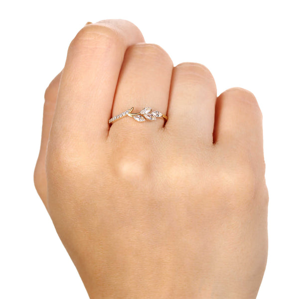 Anel de Ouro Folhas com Zirconias