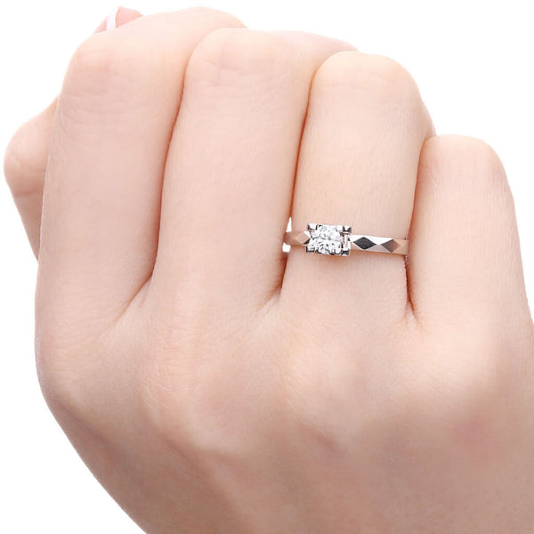 Anel em Ouro Branco 18k Solitário com Diamante