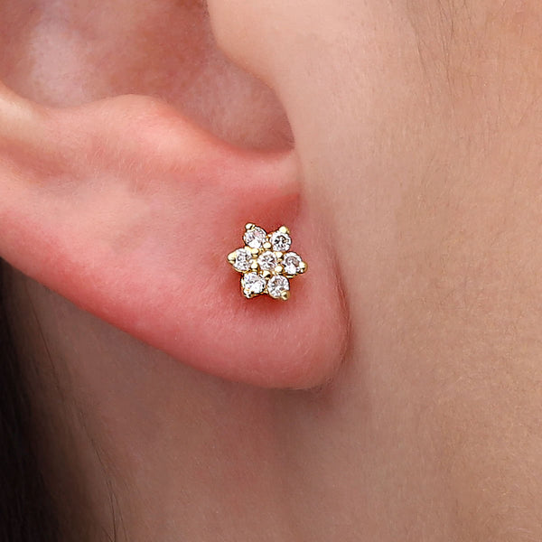 190434 - Par de Brinco em Ouro Amarelo 18k Florzinha com Diamantes Aprox. 20 pts