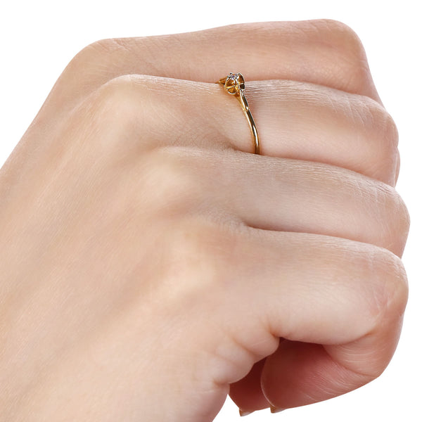Anel Solitário de Ouro com Diamante Branco 18k
