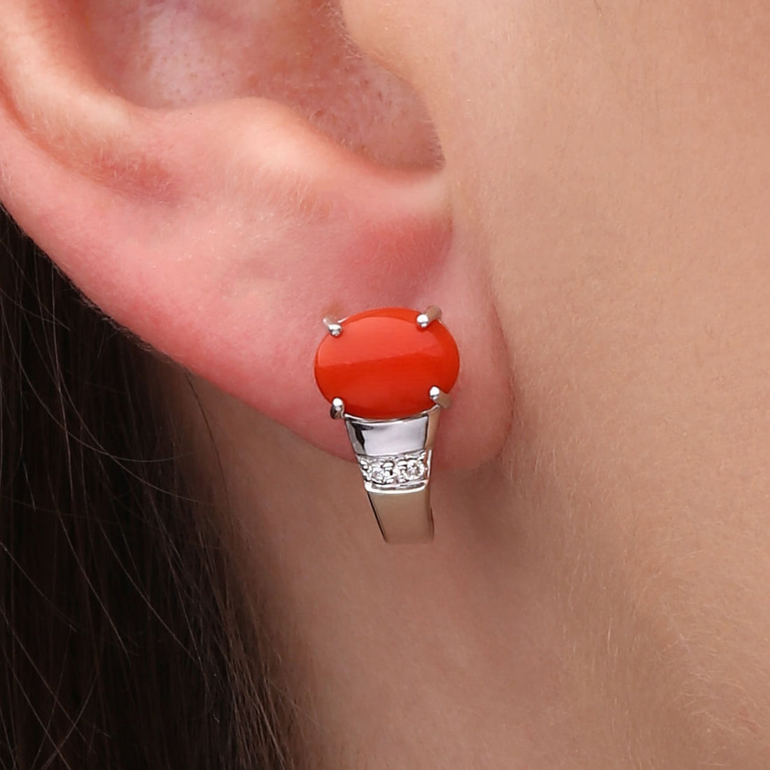 Par de Brinco em Ouro Branco 18k com Coral e Diamantes
