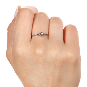 Anel Solitário com Diamante em Ouro Branco 18k