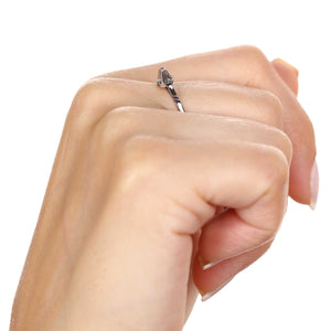 Anel Solitário com Diamante em Ouro Branco 18k