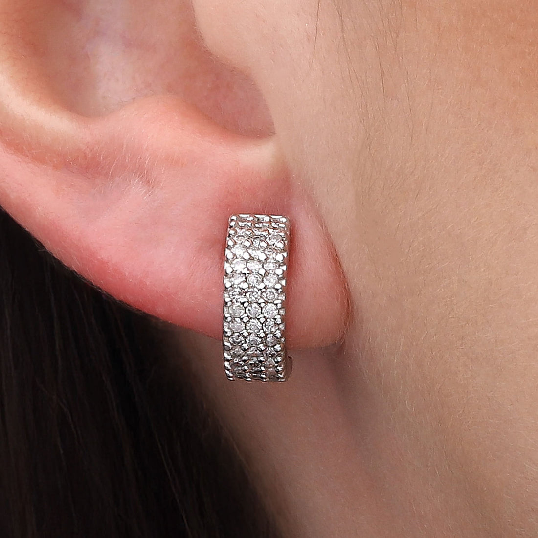 Par de Brinco em Ouro Branco com Diamantes