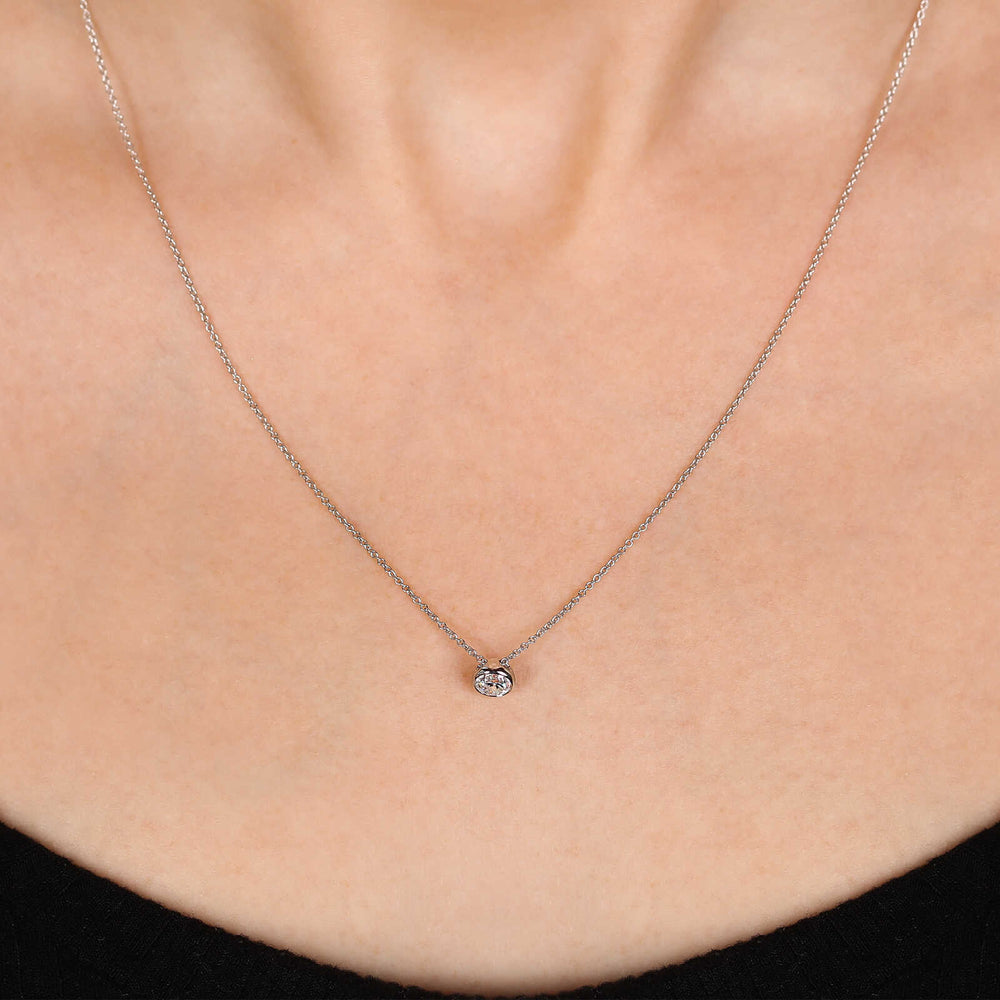 Pingente em Ouro Branco 18k com Diamante Aprox. 50 pts