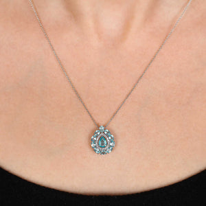 Pingente em Ouro Branco 18k Gota com Apatitas e  Diamantes