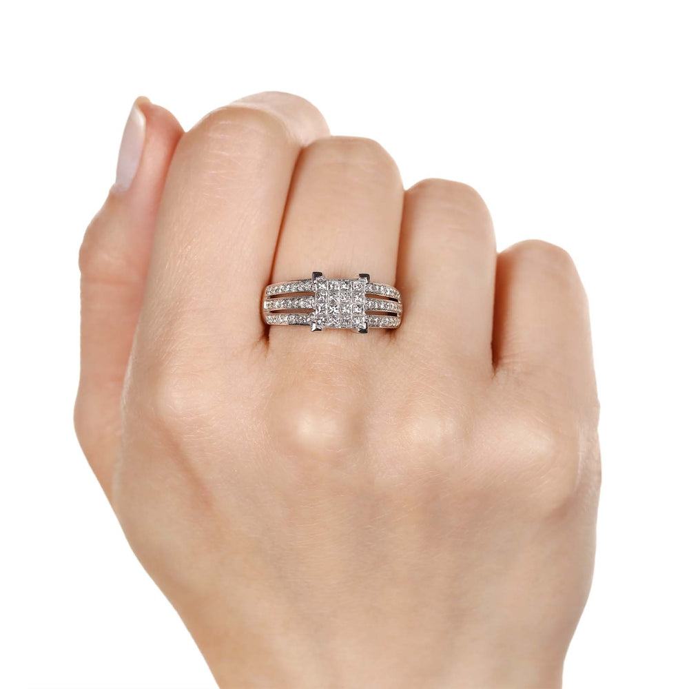 Anel em Ouro Branco 18k com Diamantes