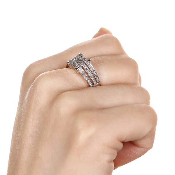 Anel em Ouro Branco 18k com Diamantes