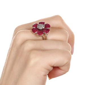 Anel em Ouro Branco 18k Flor com Rubis e Diamantes