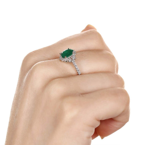 Anel em Ouro Branco 18k com Esmeraldas e Diamantes Brancos