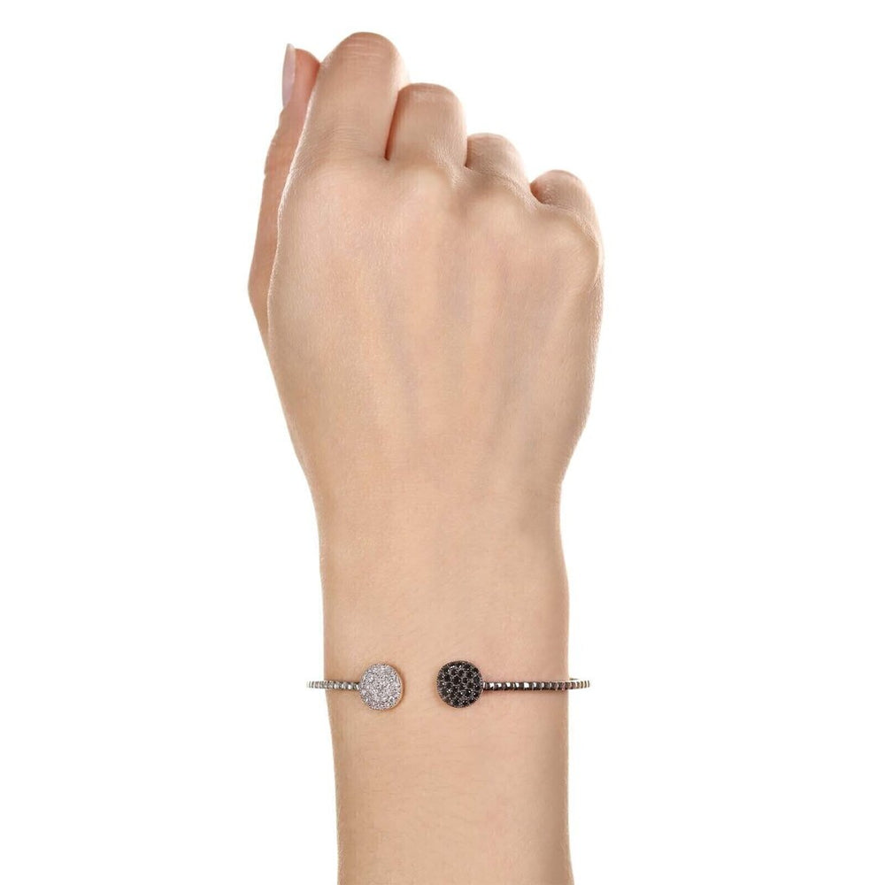 Bracelete em Ouro Branco 18k com Diamantes Negros e Diamantes Brancos