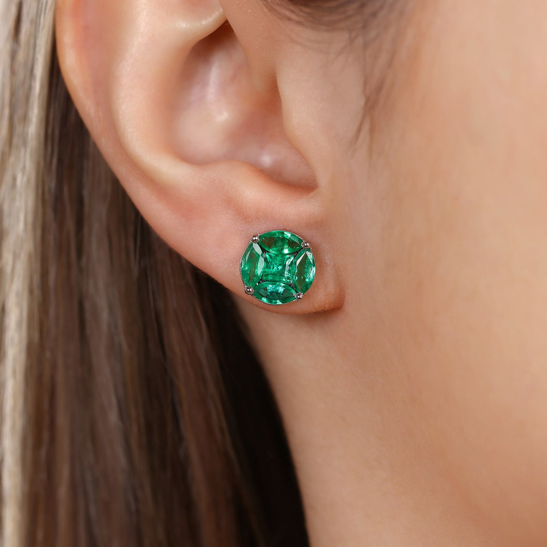 Par de Brinco de Ouro com 10 Esmeraldas Aprox. 2,20 cts