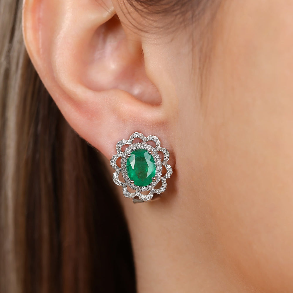 Par de Brinco em Ouro Branco 18k com Esmeraldas e Diamantes