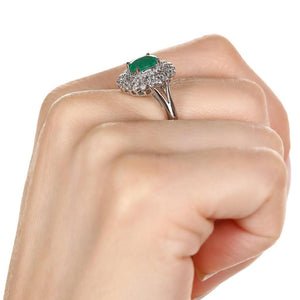 Anel em Ouro Branco 18k com Esmeralda e Diamantes
