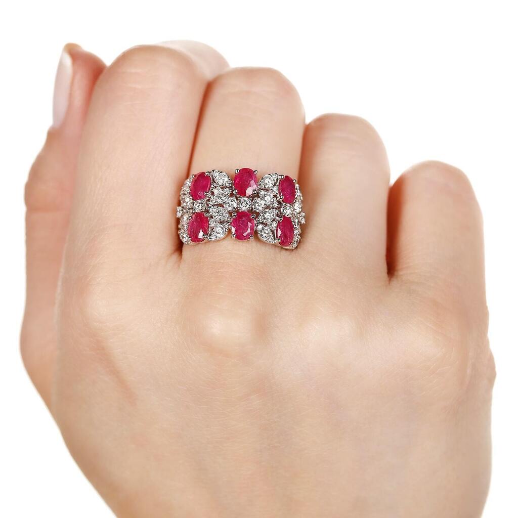 Anel em Ouro Branco 18k com Rubis e  Diamantes