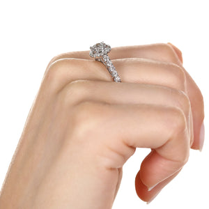 Anel em Ouro Branco 18k Flor com Diamantes
