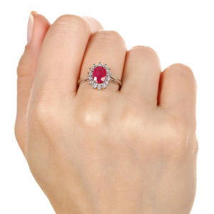 Anel em Ouro Branco 18k Oval com Rubi e Diamantes