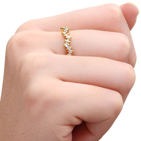 Meia Aliança em Ouro Amarelo 18k com  Diamantes