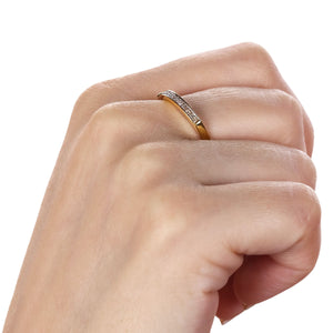 Meia Aliança de Ouro com Diamantes Aprox. 5 pts 18k