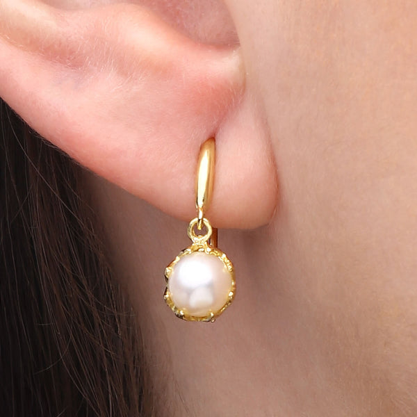 Par de Brincos de Ouro Amarelo 18 k com Perolas 5 mm