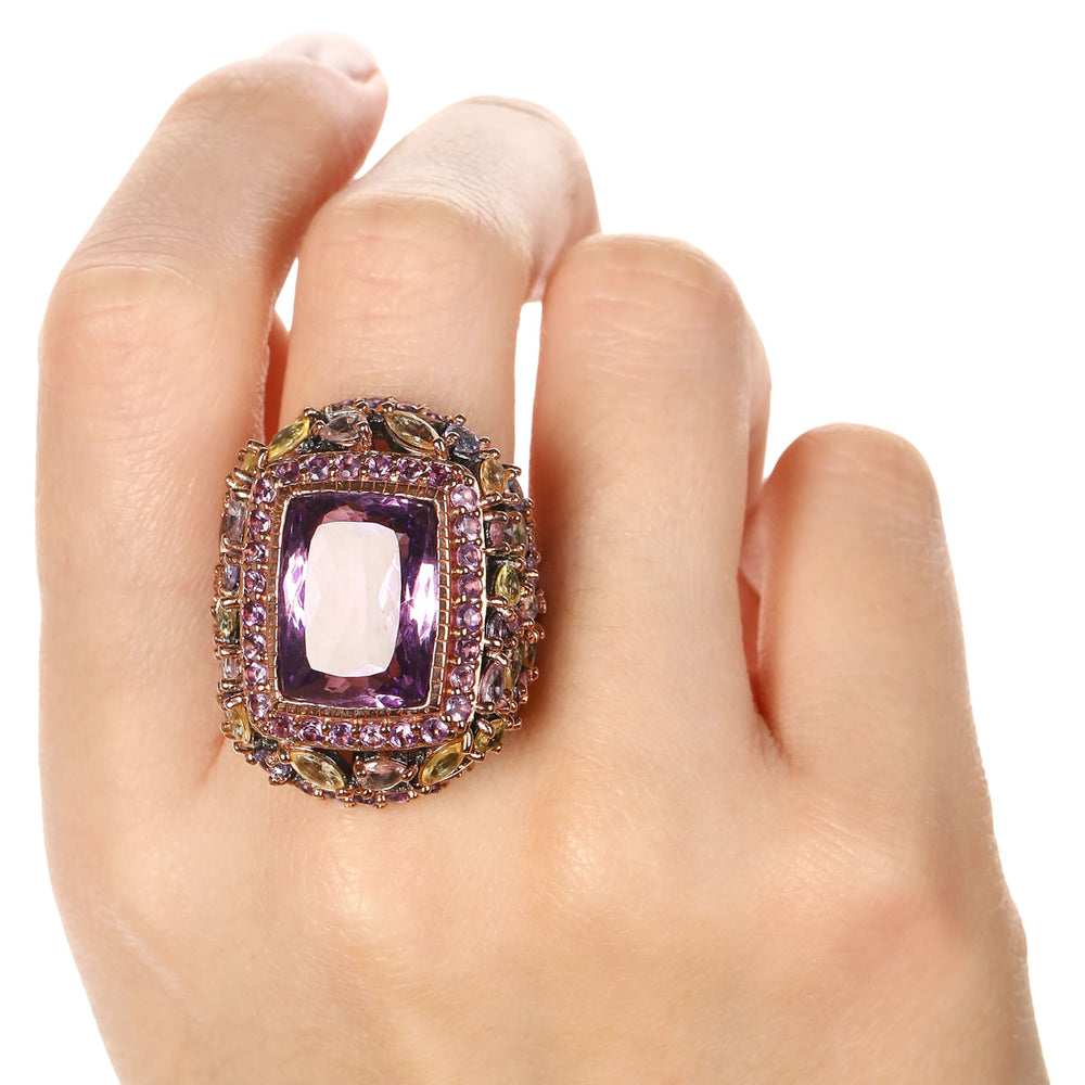 Anel Com Ametistas, Tanzanitas,Safiras Coloridas com Detalhe Banho Ouro Rosé Prata