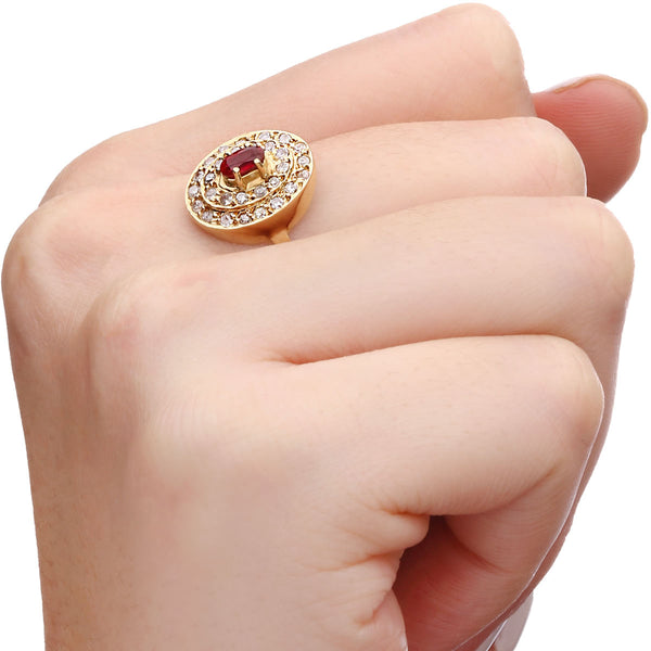 Anel em Ouro Amarelo de Rubi Com Diamantes