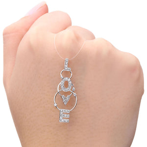 Pingente em Ouro Branco 18k Love com Diamantes