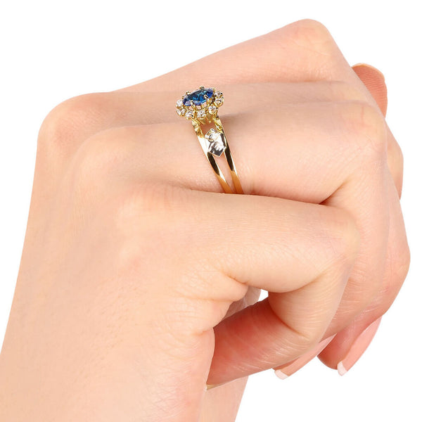 Anel em Ouro Amarelo 18k Formatura Pedras Sintéticas Azul e Brancas