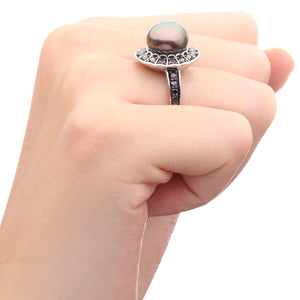 Anel em Prata 925 Perola Furta-Cor e Diamantes Negros Aprox. 95 pts