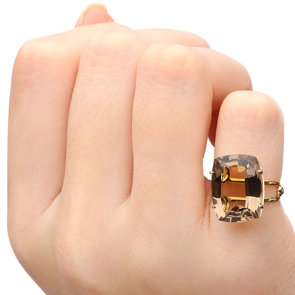 Anel em Ouro Amarelo 18k com Topazio Fume
