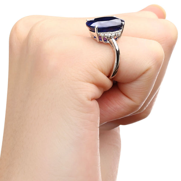 Anel em Ouro Branco 18k com Quartzo Safira Oval e Diamantes