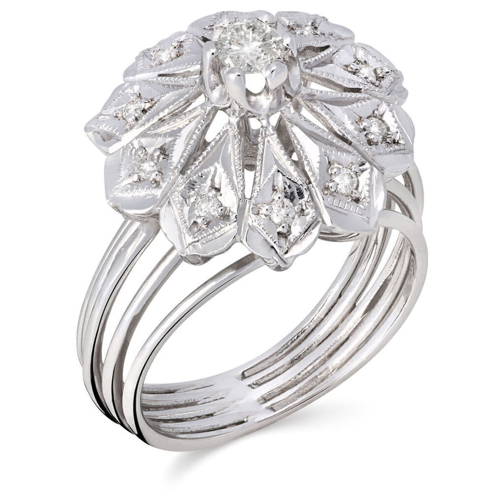 Anel em Ouro Branco 18K com  Diamantes