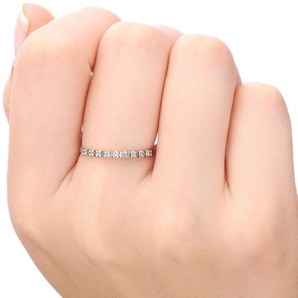 Meia Aliança Ouro Branco 18k com 9 Diamantes