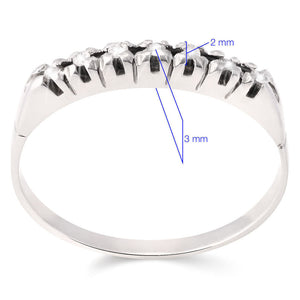 Meia Aliança em Ouro Branco 18 k com 7 Diamantes