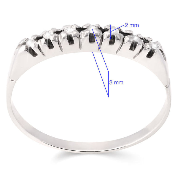 Meia Aliança em Ouro Branco 18 k com 7 Diamantes