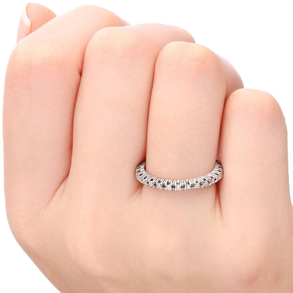 Aliança em Ouro Branco 18k com Diamantes