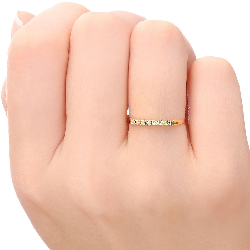 Meia Aliança em Ouro Amarelo 18k com Diamantes