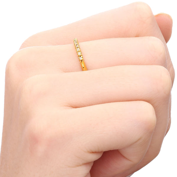 Meia Aliança com 9 Zircônias - Ouro Amarelo 18k
