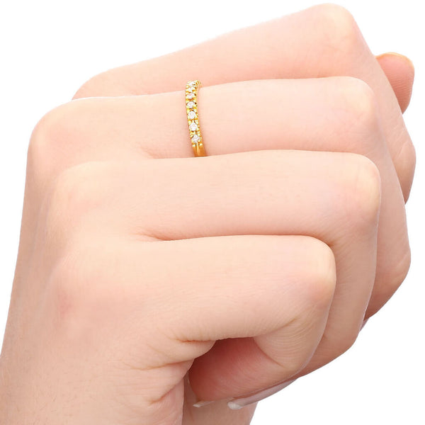 Meia Aliança em Ouro Amarelo 18k com Diamantes