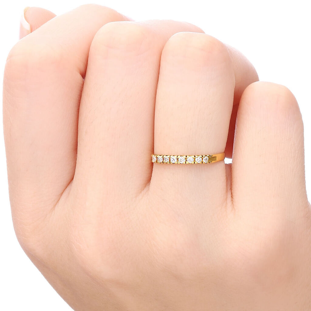 Meia Aliança em Ouro Amarelo 18k e Diamantes