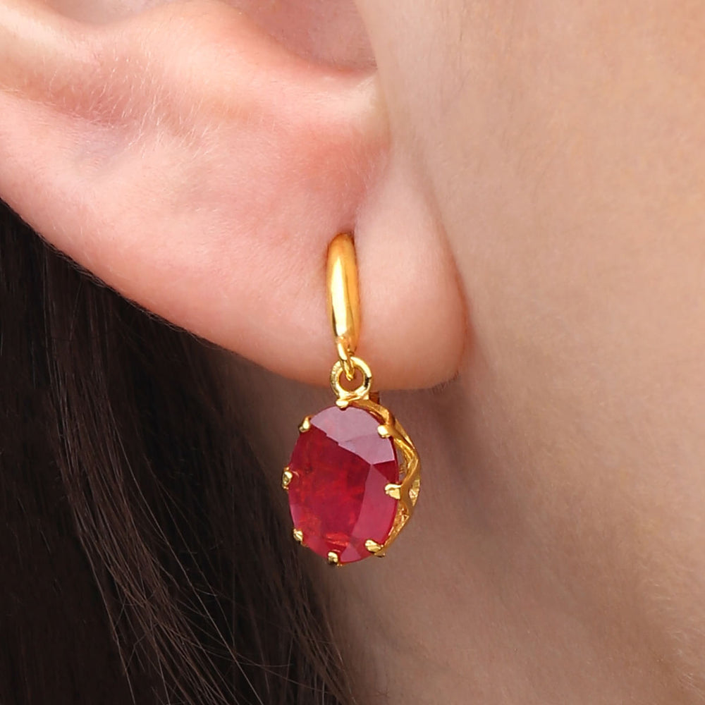 Par de Brincos Em Ouro Amarelo 18k Cestinha com Rubi