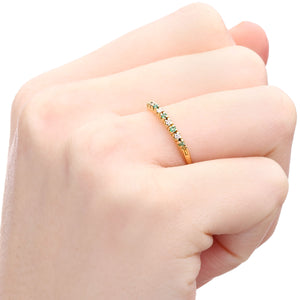 Meia Aliança em Ouro Amarelo 18 k com Esmeraldas e Diamantes