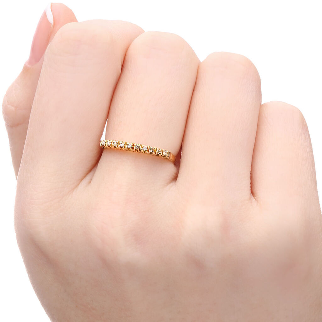 Meia Aliança em Ouro Amarelo 18k com Diamantes