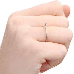 Anel em Ouro Branco 18k com Diamante