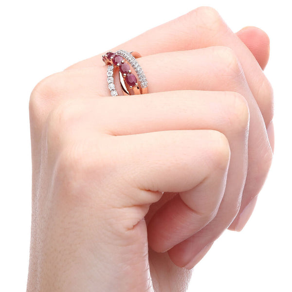 Anel em Prata 925 Trançado com Rubis e Zirconias Aprox. 1,75 cts Banho Ouro Rose